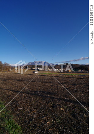 快晴の八ヶ岳（山梨県　北杜市　朝） 110169718