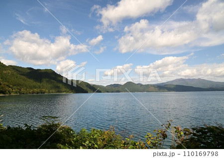 日本一深い湖　田沢湖 110169798