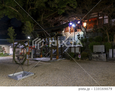 お正月の神社の風景 お正月の神社の風景 110169879