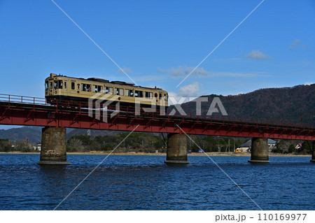 由良川橋梁と列車 由良川橋梁と列車 110169977