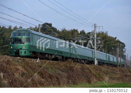 鹿児島本線を走るキハ72系特急ゆふいんの森1号 110170512