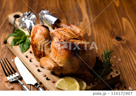 ローストチキン 鶏の丸焼き 110172907