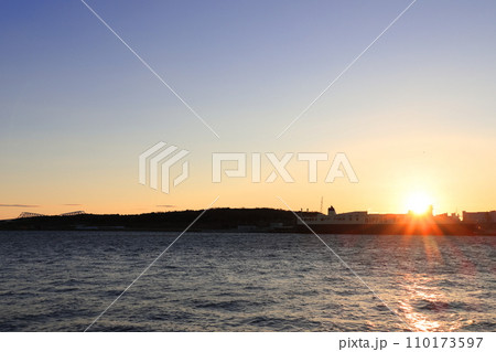 初日の出 110173597