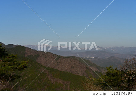 大倉部山からの氷ノ山 大倉部山からの氷ノ山 110174597