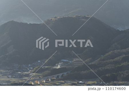 大倉部山からの竹田城跡 大倉部山からの竹田城跡 110174600