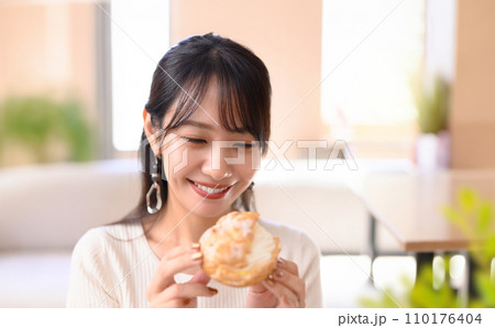 人物のポートレート 110176404