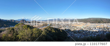 静岡県伊豆の国市　守山山頂展望台のパノラマ風景 110177607