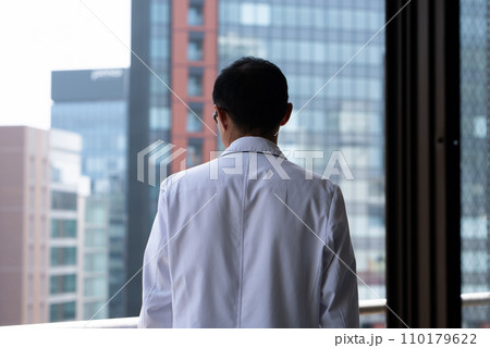 人物のポートレート 110179622
