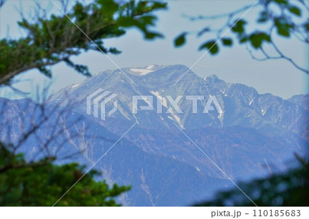 大無間山稜線からの赤石岳 大無間山稜線からの赤石岳 110185683