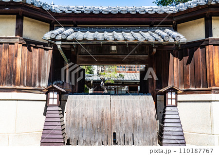 【重要伝統的建造物群保存地区】城東町並み保存地区　春の旧梶村邸1　岡山県津山市 110187767