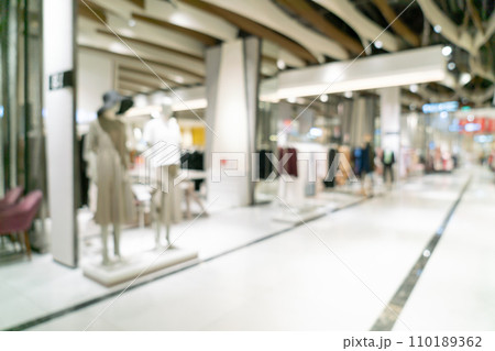 abstract blur and defocused luxury shopping mall and retail store for background abstract blur and defocused luxury shopping mall and retail store for background 110189362