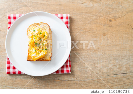 bread toast with scramble egg bread toast with scramble egg 110190738