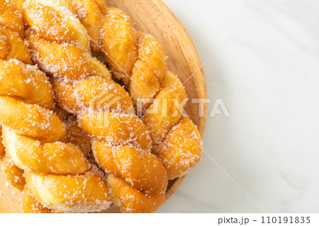 sugar doughnut in spiral shape 110191835