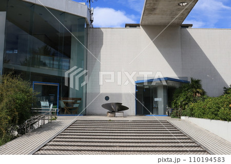 東京都江東区越中島の東京海洋大学の風景 110194583
