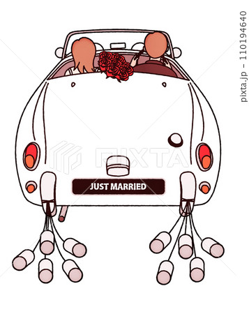 白いオープンカーでハネムーンに出かける新婚カップル 110194640
