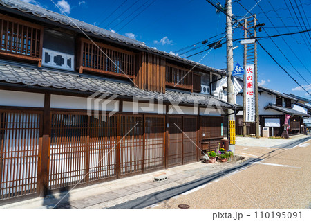 【重要伝統的建造物群保存地区】城東町並み保存地区　中之町の古民家　岡山県津山市 110195091