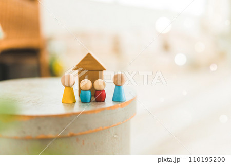 小さい四人家族 小さい四人家族 110195200