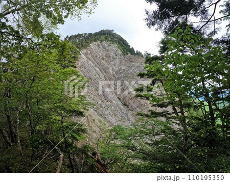 大無間山の崩落地 大無間山の崩落地 110195350