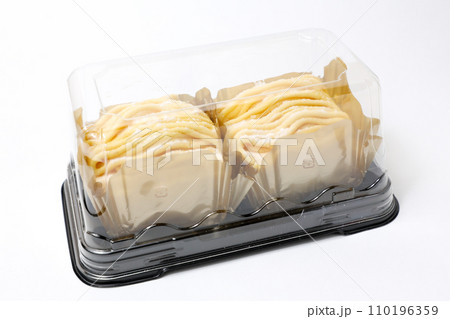 モンブラン、ケーキ、栗、デザート、マロン、スイーツ、コンビニスイーツ、洋菓子、甘い、クリーム、紅茶 モンブラン、ケーキ、栗、デザート、マロン、スイーツ、コンビニスイーツ、洋菓子、甘い、クリーム、紅茶 110196359
