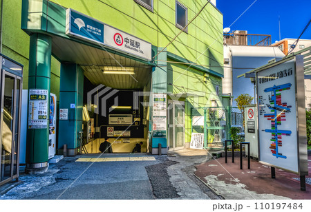 品川区東中延の都市風景　荏原中延駅 110197484