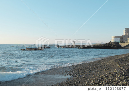 朝の波打ち際 大洗海岸の風景 朝の波打ち際 大洗海岸の風景 110198077