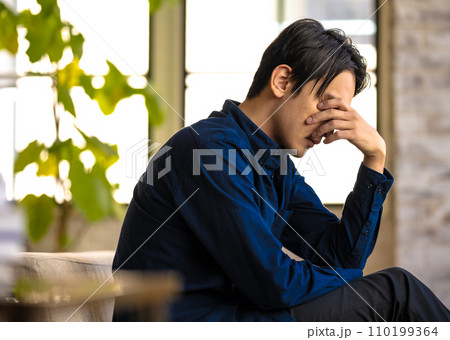 クールな男性のポートレート クールな男性のポートレート 110199364