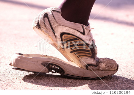 靴底　剥がれる 110200194