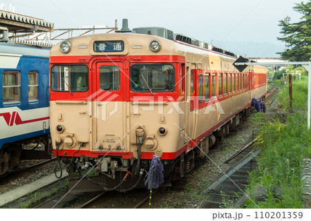 かつて米坂線を走っていた国鉄色キハ58とキハ28系 かつて米坂線を走っていた国鉄色キハ58とキハ28系 110201359