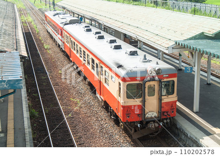 米坂線　キハ52とキハ40系列　 110202578