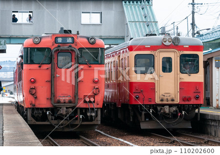 米坂線　キハ52とキハ40系列　 110202600