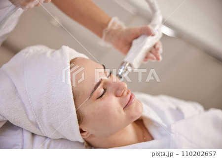 Roller therapy, Beauty procedures, Vacuum therapy. Anti-cellulite treatments, including vacuum massage, are popular in professional beauty care. 110202657