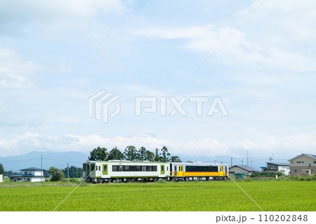 JR東日本キハE120形気動車 キハ110系列 米坂線を走る JR東日本キハE120形気動車 キハ110系列 米坂線を走る 110202848