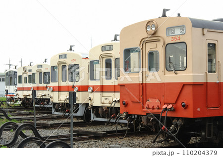 かつて関東鉄道を走っていた元国鉄キハ30系シリーズ　キハ350形とキハ100形 110204379