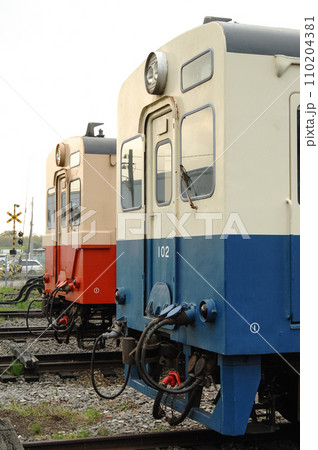 かつて関東鉄道を走っていた元国鉄キハ30系シリーズ　キハ350形とキハ100形 110204381