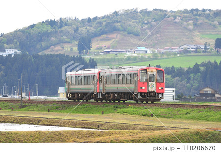 高山本線　千里ー速星　JR西日本　キハ120-346+キハ120-318（富山） 110206670