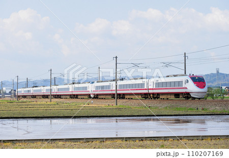 北陸本線　石動ー福岡　北越急行　681系　N12+N02編成　はくたか 110207169