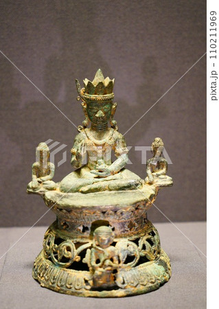 5895 宝冠仏及び両脇侍坐像 5895 宝冠仏及び両脇侍坐像 110211969