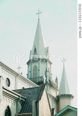カトリック教会の屋根・三浦町教会 110215938