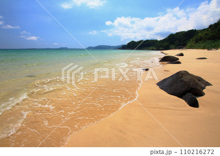 綺麗なビーチ・香珠子海水浴場 110216272