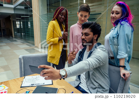 multiracial business group working at modern office 110219020