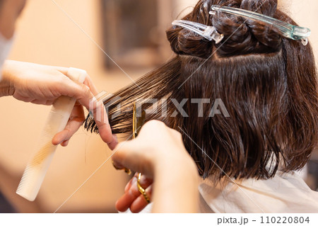 ヘアサロン　カット　 110220804
