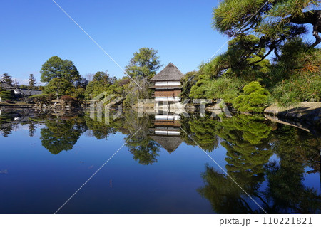 岡山県津山市にある回遊式日本庭園「衆楽園」 110221821