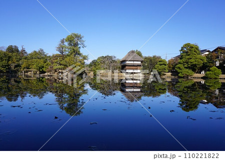 岡山県津山市にある回遊式日本庭園「衆楽園」 110221822