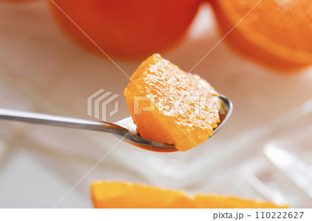 紅まどんな、あいか、愛媛ミカン、日本の高級柑橘、カットフルーツ 110222627