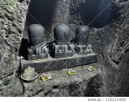 バリ島中南部　ゴアガジャ遺跡 110223408