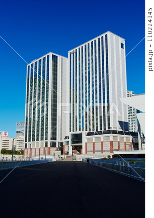 横浜　横浜駅周辺の風景　ミュージックテラス 110224145