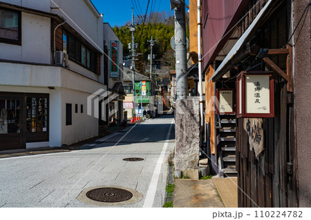 春の湯郷温泉　温泉街の風景3　岡山県美作市 110224782
