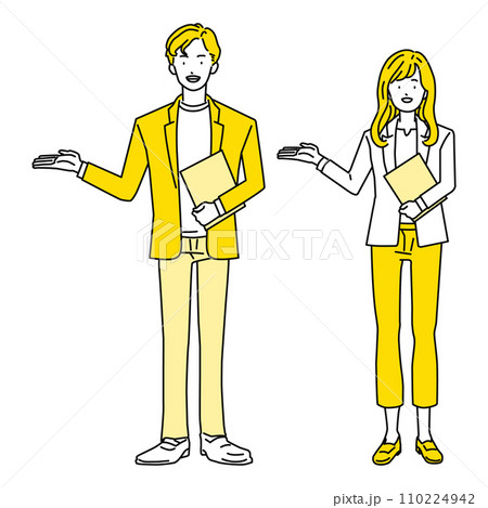 案内をするビジネスパーソンの男性と女性 案内をするビジネスパーソンの男性と女性 110224942