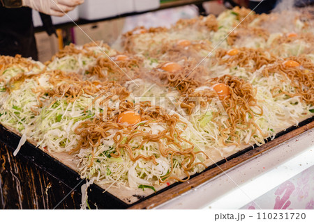 お好み焼き　屋台　調理 110231720