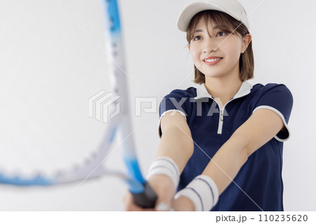 テニス　女性 110235620